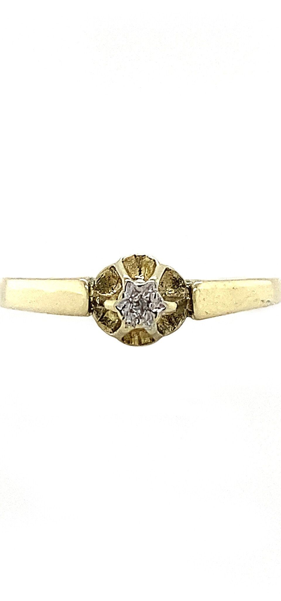 Vintage 14K Gold Solitaire Ring with Diamond